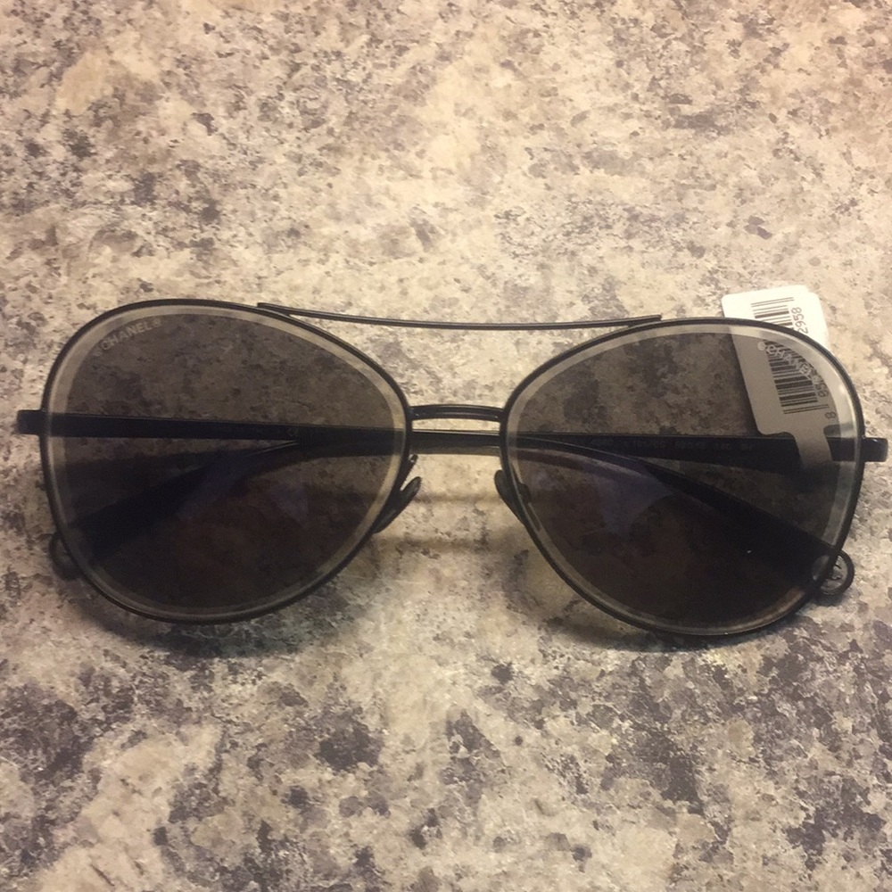 Authentic CHANEL aviator sunglasses $510new
